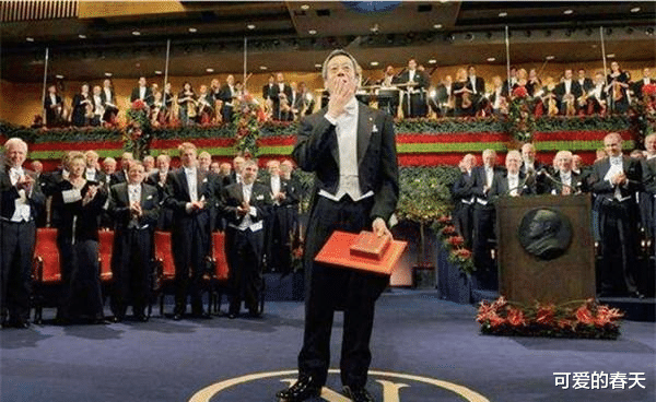 「美国」钱学森侄子钱永健,拿下诺贝尔奖之后,公开表示:我是美国科学家