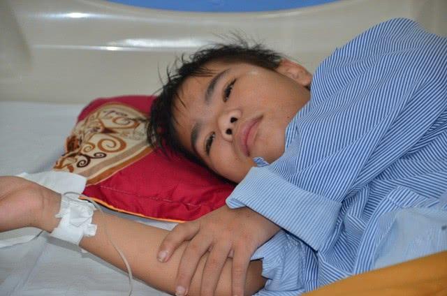 「淋巴癌」女子被迫嫁同村男子生下2娃后丈夫意外离世，如今大儿子又患癌症