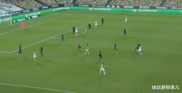 皇家马德里|输球又输人！皇马3-2贝蒂斯，本泽马遭炮轰，谁注意齐达内举动