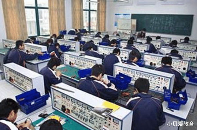 临床医学|办公厅提示，这4大医学类专业人才紧缺，下一届考生需了解