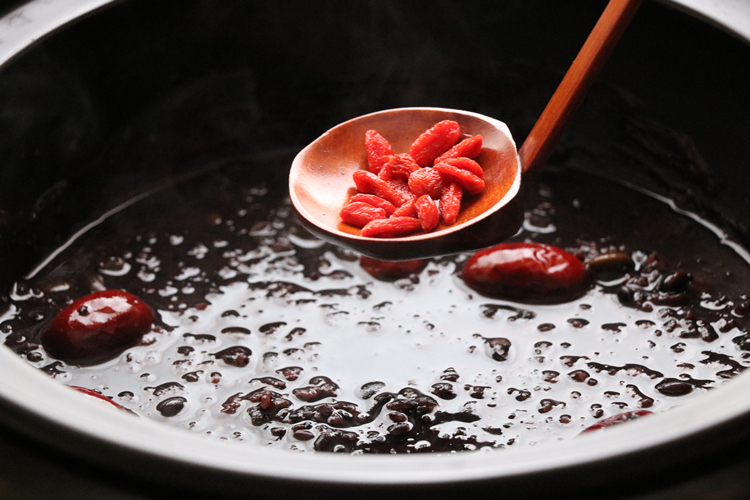 [睡眠]女人早餐要喝它，蛋白质是鸡蛋的3倍，是牛奶的12倍，气色越差越要喝