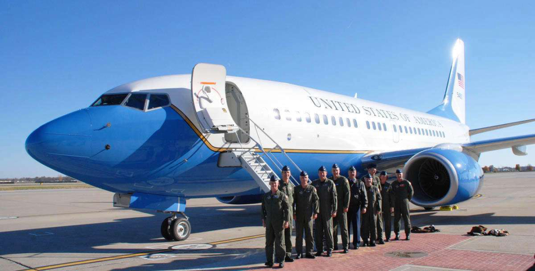 「空军一号」造价30亿，全球仅2架，没有任何攻击系统，却谁也无法击落