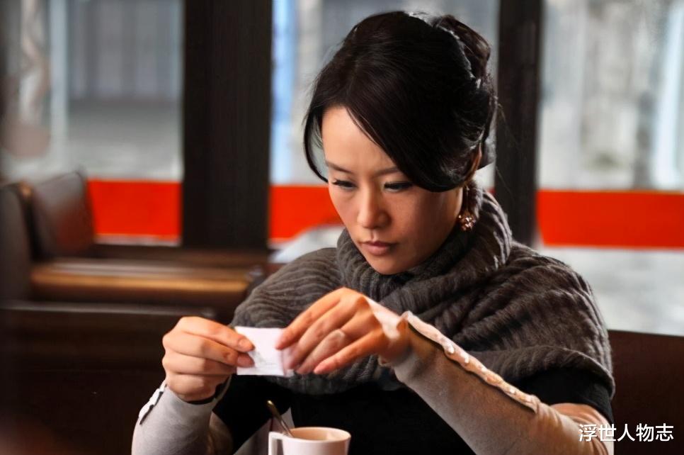 电影|刘亦菲被讽老了，杨幂产子后仍少女人设，是谁在过分吹捧“青春”