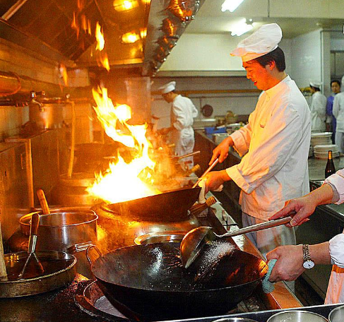 麦片|饭店厨师炒菜时，为何不关水龙头？大厨透露真相，网友：错怪你了