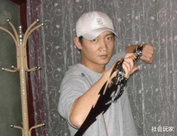 张晋■17年前的童家三兄弟，张晋娶了蔡少芬，其他两位怎么样了？