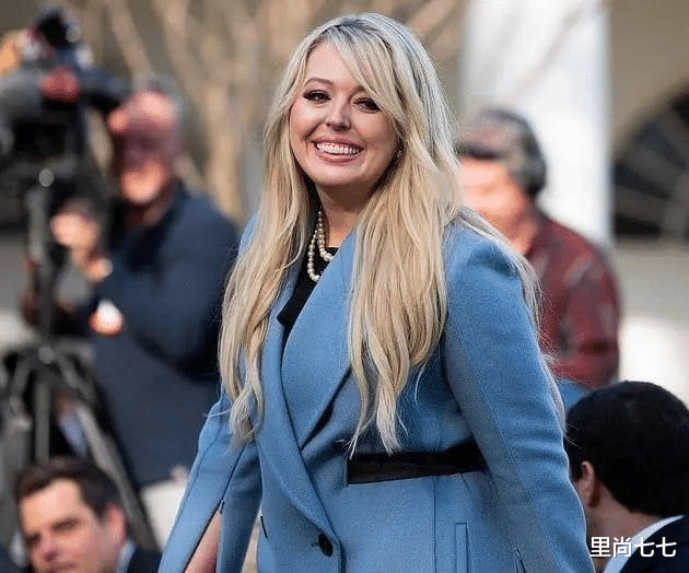 [Tiffany]巴伦14岁生日，身高直逼2米发福明显！蒂芙尼送祝福伊万卡超冷淡