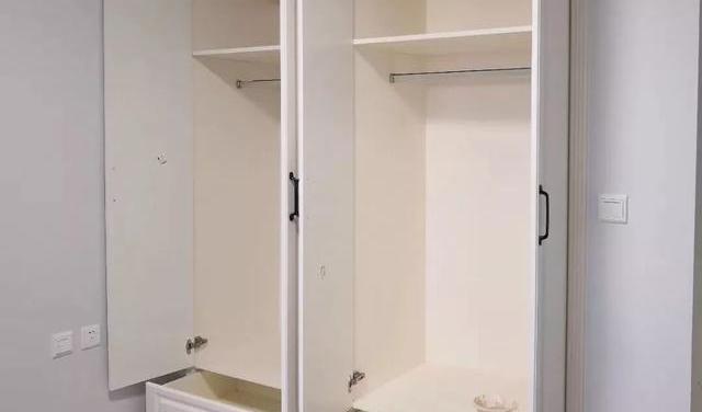 |定制衣柜安装有何要求？安装后衣柜与墙体之间有缝隙，怎么办？