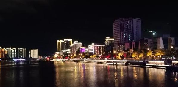 三亚|海南知名度“最高”城市，人口总量仅60万，但夜景却可以这么好看