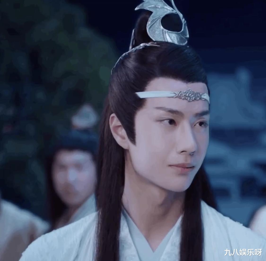 王一博@王一博《有翡》杀青，说了10个字，对比《陈情令》，看到了差距