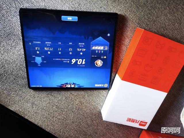 华为mate x|围观！华为Mate X评测：华为首款折叠手机和平板结合体，喜欢吗？