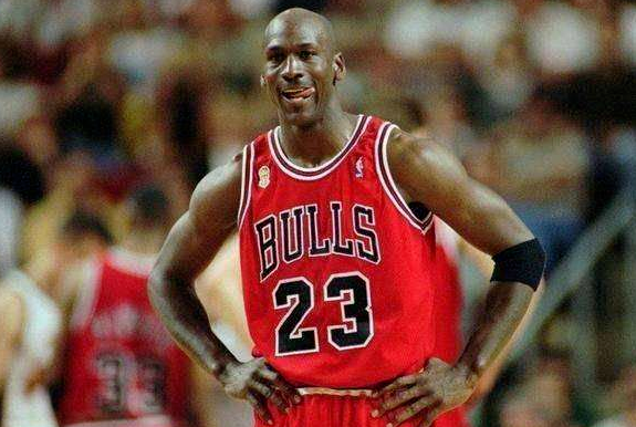 迈克尔·乔丹|NBA总决赛拿三双有多难?科比0次,乔丹也0次,但一大神竟有10次!