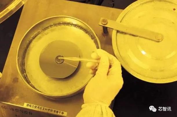 『光刻胶』90%市场被国外厂商垄断，光刻胶国产化急需提速！