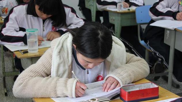 招生：农村高考生的福利：6822个名额，免费上大学，毕业还“包分配”