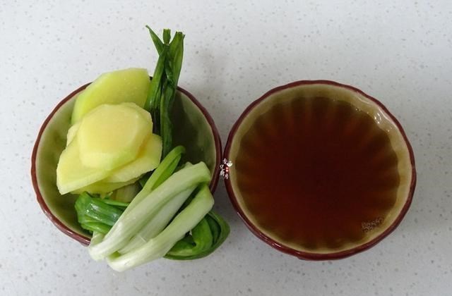 冬瓜▲夏天，常给家人做这碗汤，清热解暑，汤清味鲜，好喝不腻