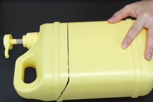 洗洁精瓶是个“宝”，剪几刀放在卫生间，全家人都要抢着用！