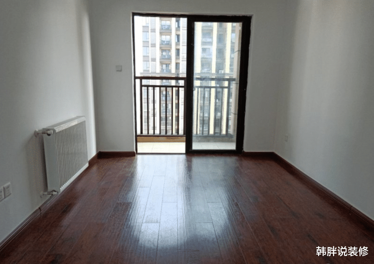 「」120㎡三居室,全屋木地板配白墙,这样普普通通的简装12万贵吗?