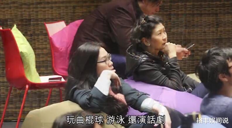 周凯旋|李嘉诚“红颜知己”久违现身！59岁仍保持14年前靓形，钟意打泰拳