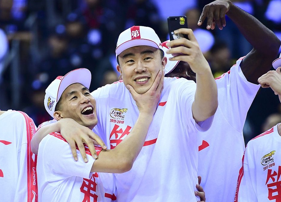 郭艾倫|11年CBA生涯，郭艾倫一共賺到了多少薪水？說出來你別不信