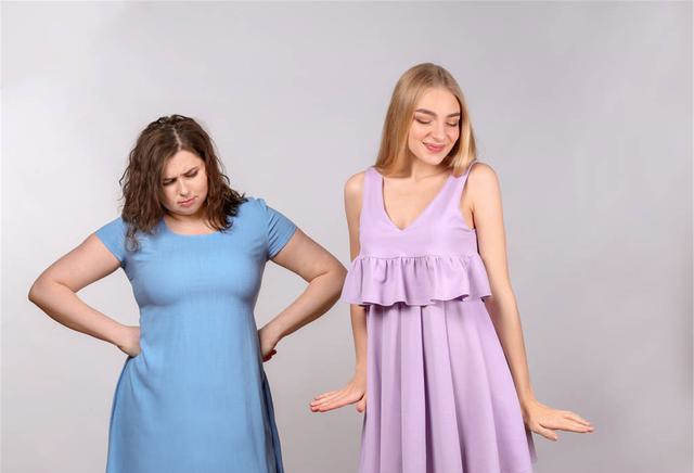 饮食|减肥时,还纠结体重不降?若有4种表现,祝贺,正在慢慢“变瘦”