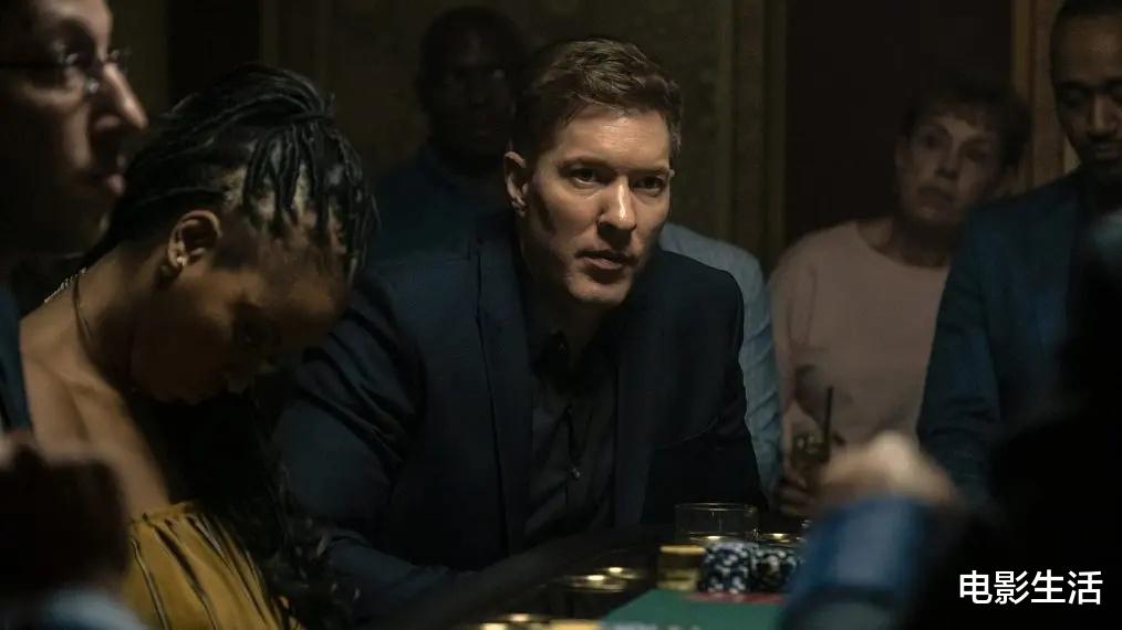 洗钱：全季放出高达8.5分，网飞新剧一集比一集过瘾，不输《绝命毒师》