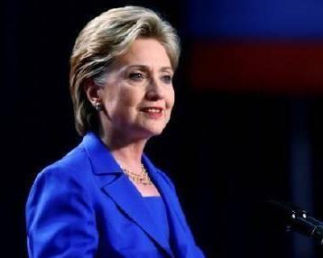 【伊万卡】72岁希拉里挺大肚腩身材走样，年轻时可是大美人，气质不输伊万卡