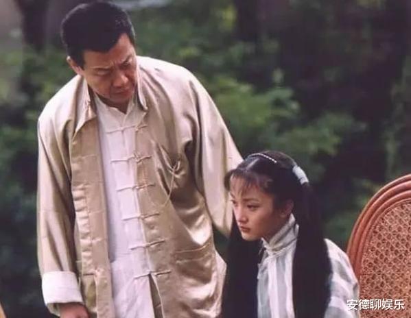 『寇世勋』66岁老戏骨，娶2个老婆住上下楼，儿子才貌双全不输父亲当年