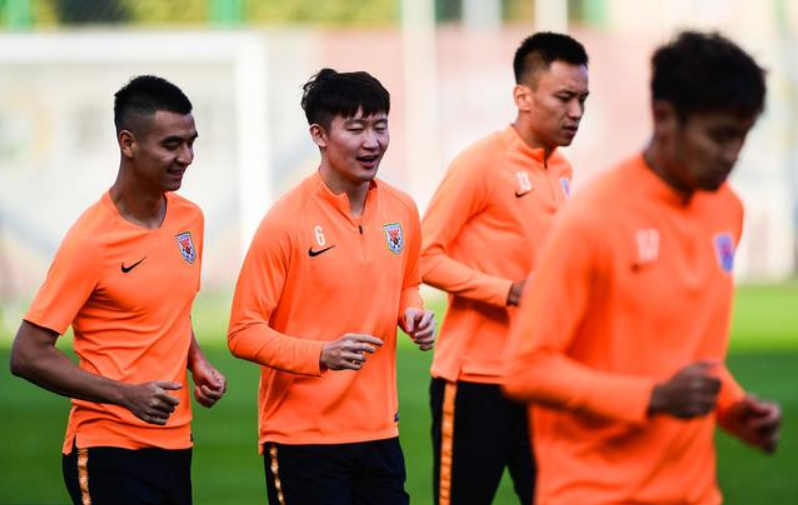 #中超#上午9点！鲁能又添重大喜讯，李霄鹏中超争冠并非痴人说梦