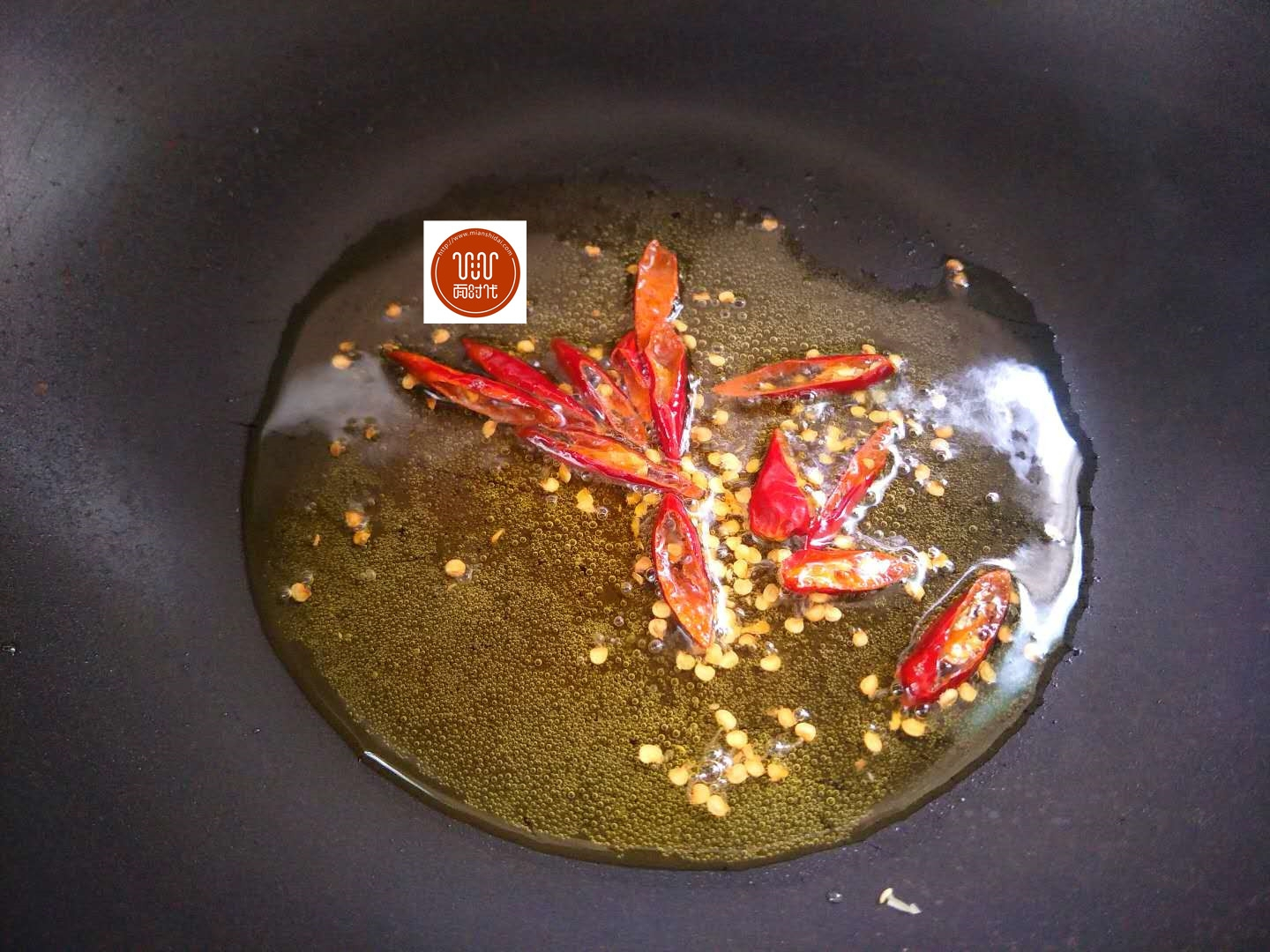 ▲它是天然的钙库，价格很便宜，人人都要多吃，尤其是老人和孩子！
