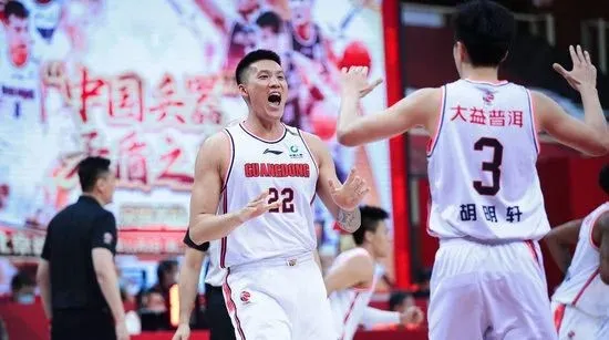 王骁辉|6场3伤人！第一垃圾滚出CBA吧！3千万合同直接打水漂