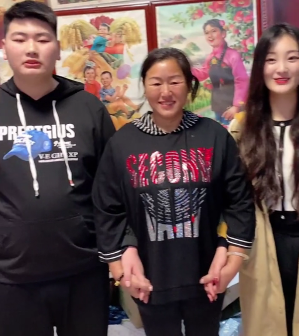朱之文|大衣哥儿子开直播被吐槽太胖，陈亚男霸气护夫！对彼此的爱称好甜