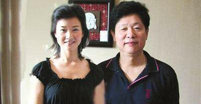|54岁宋祖英罕见露面,身材发福苍老认不出,身世悲惨现在很幸福
