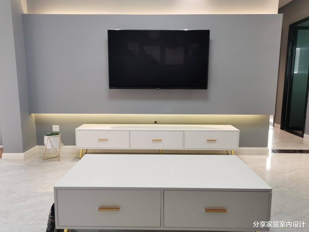 |终于装修完工，全屋打扫干净通风中，悬空电视墙非常喜欢，分享下