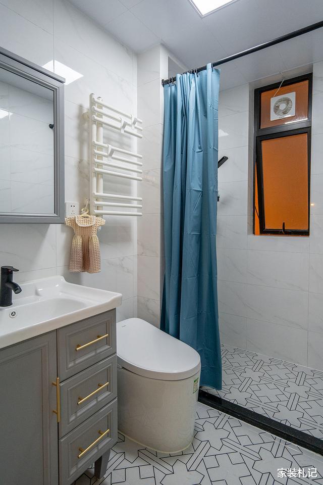 「」这大概是我见过最温柔的家，67平两房一厅，用简装诠释生活