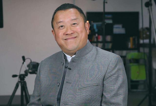 洪金宝|曾志伟妻子葬礼曝光！狄龙穿皮衣现身，洪金宝未坐轮椅似大佬