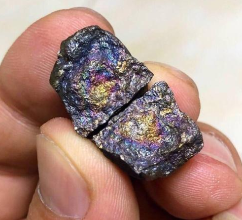 ▲地球上最贵的金属, 仅1克就相当于10栋别墅的价格!