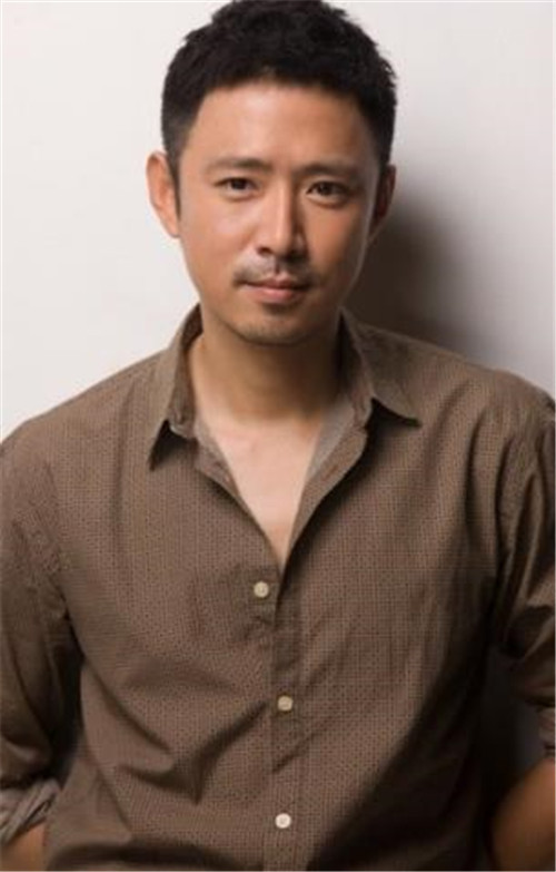 37年前他是她哥哥,37年后他娶她为妻,恩爱40年,外孙是大明星