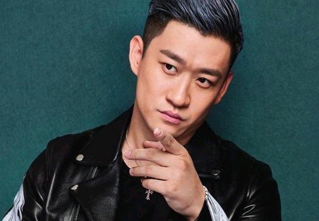 曹云金▲离开曹云金以后的唐菀,才真正的活出了自我,婚前婚后变化太大!