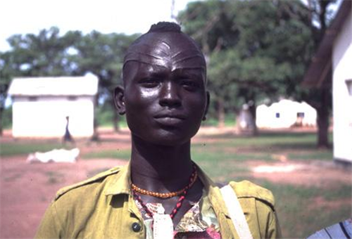 非洲“巨人族”部落，男子平均身高近2米，娶妻有一項特殊的要求-圖2