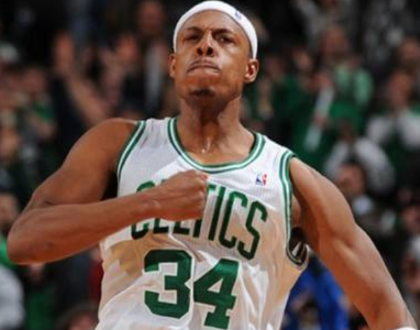 『奥尼尔』奥尼尔:NBA真正的“进攻万花筒”只有5人!詹姆斯都没资格,现役只有一人