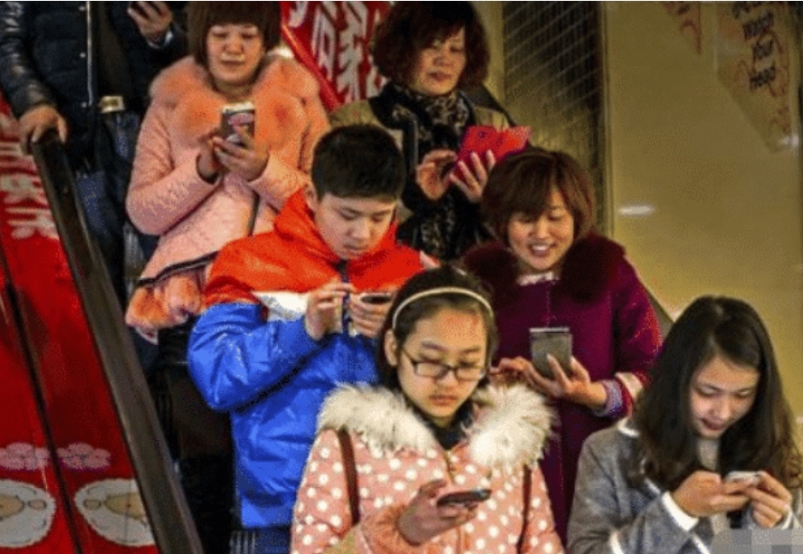 软件:你还在浏览“黄色网站”吗?当手机有这几种现象,你就该停手了