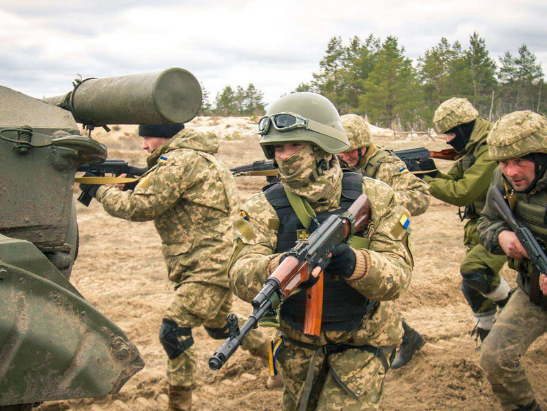 俄罗斯：四面楚歌引爆危机，俄罗斯恳求中国解围，雪中送炭才是好兄弟