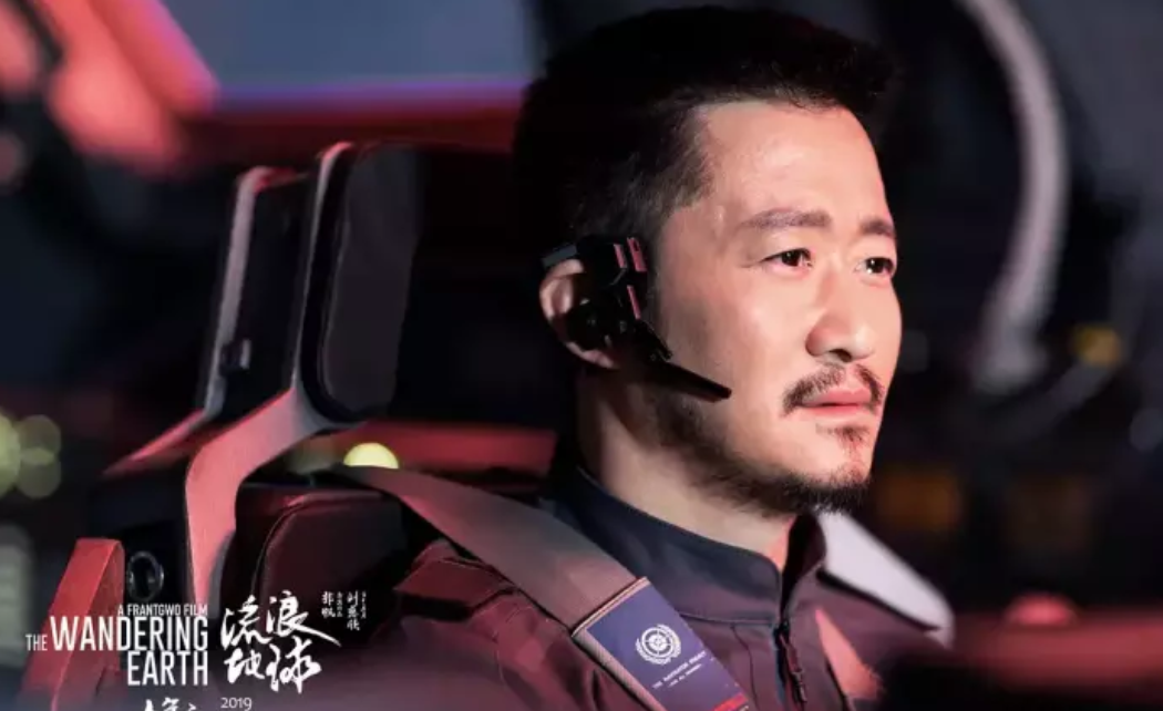 吴京■?被吴京捧红，身价涨了20倍，回头就把吴京骂上热搜，这届新人真难带啊！