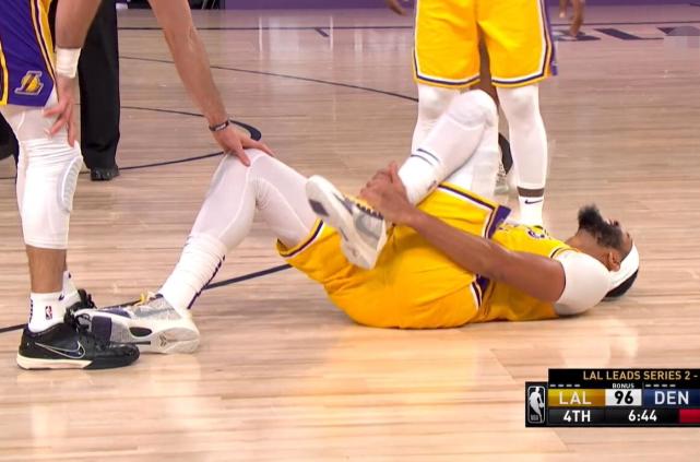 掘金队|破案了！浓眉是否被垫脚？逐帧再看一遍：詹姆斯直接从替补席冲入场内