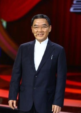 李立群@“限薪令”下，继杨烁罢演，“见钱眼开”的李立群会跌下神坛吗？