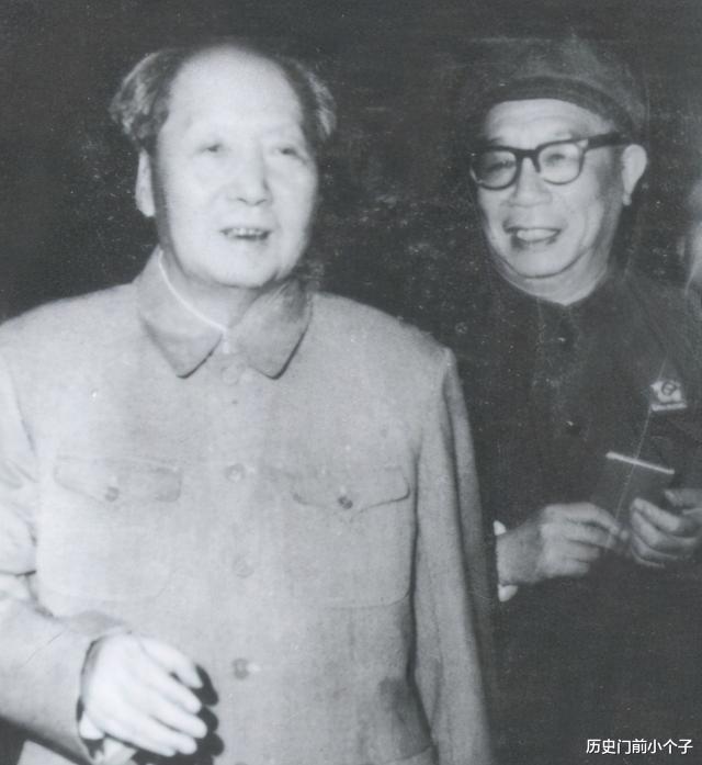 开国元勋|开国上将派人用茅台洗脚，毛主席得知不怒反喜：你真是个天才