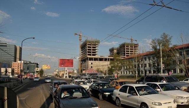 ▲为何蒙古国要放弃斯拉夫蒙文，全面恢复与内蒙古相同的传统蒙文？