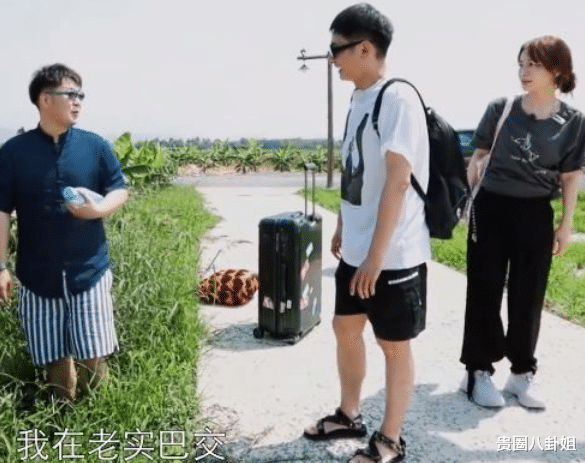 谢娜▲网传谢娜不愿与吴昕同框，所以拒绝录制向往的生活，官微晒截图打脸