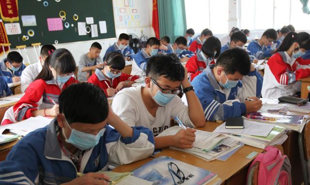 『教育厅』教育厅最新通知，高三考生迎来一个坏消息，家长欲哭无泪