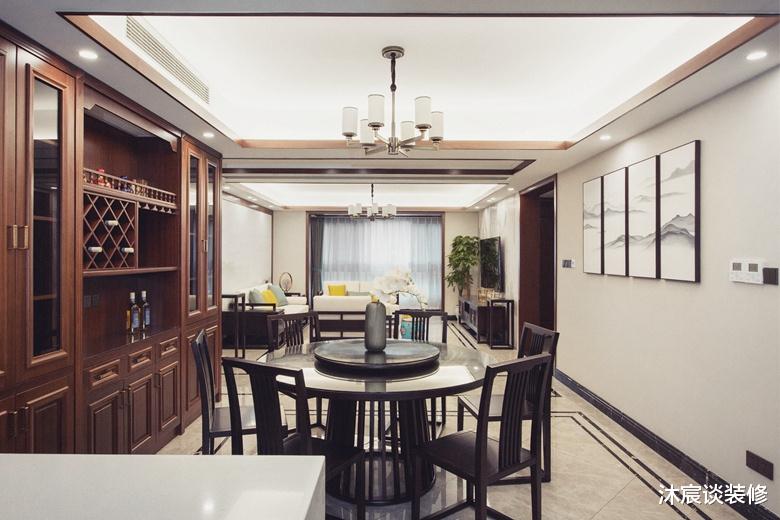 |三代同堂住新中式大平层,室内古朴温馨,沉稳大方,让人安逸舒适