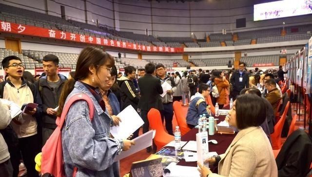 「高校」这6个专业已经泛滥成灾，高校盲目开设，毕业生供过于求！